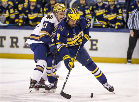 college hockey games today with live scores